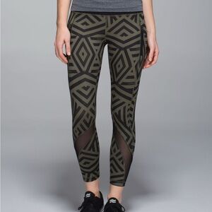 Lululemon legging size 6 Inspire Tight II